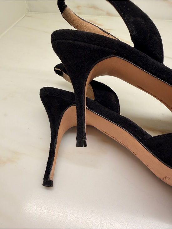 Manolo Blahnik Black Suede Pointed-Toe Slingback Heels in Excellent Condition